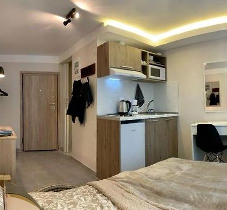 Center Deluxe studio Thessaloniki Buitenkant foto