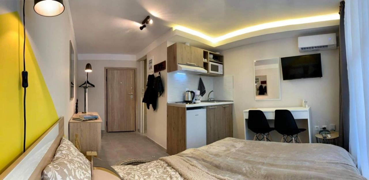 Center Deluxe studio Thessaloniki Buitenkant foto